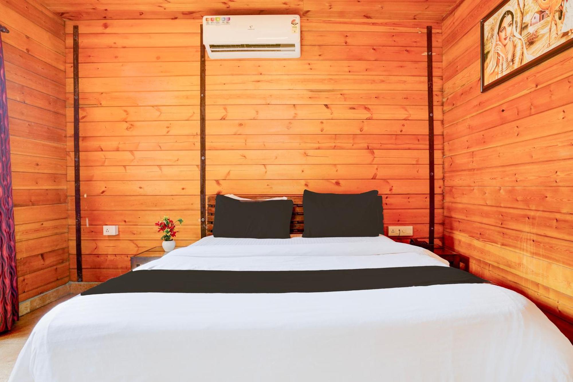 Super Townhouse Morjim Hotel Luaran gambar